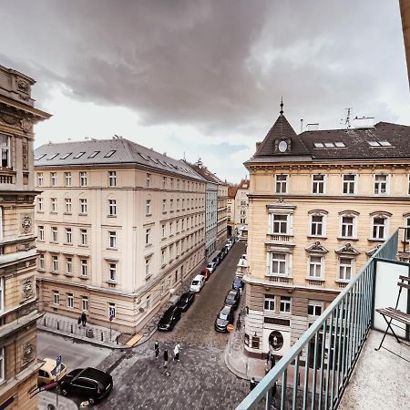 Turnkey I Vintage Terrace Apartment プラハ エクステリア 写真