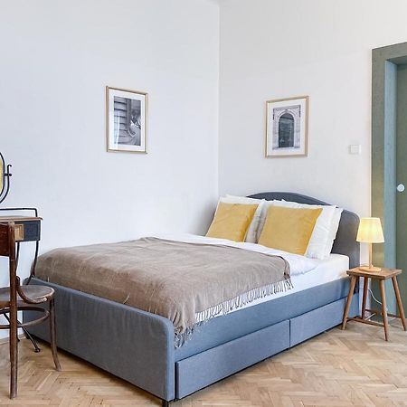 Turnkey I Vintage Terrace Apartment プラハ エクステリア 写真
