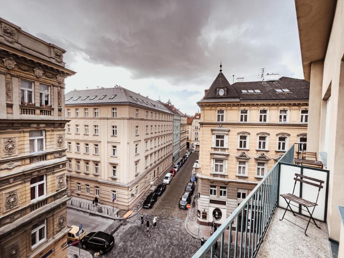 Turnkey I Vintage Terrace Apartment プラハ エクステリア 写真