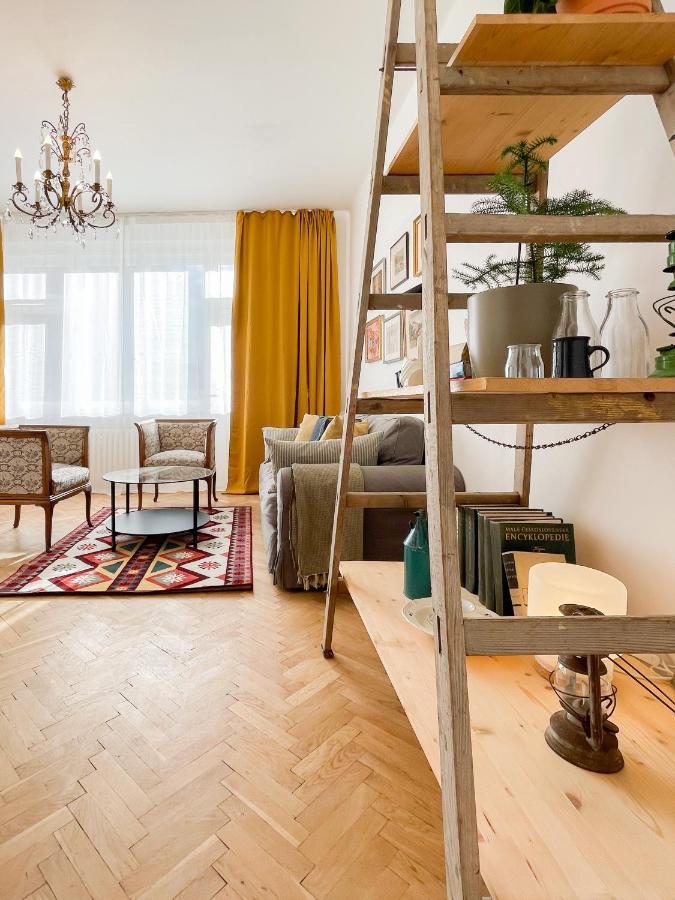 Turnkey I Vintage Terrace Apartment プラハ エクステリア 写真