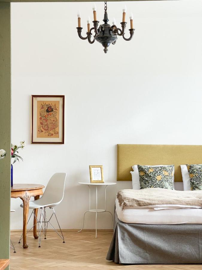 Turnkey I Vintage Terrace Apartment プラハ エクステリア 写真