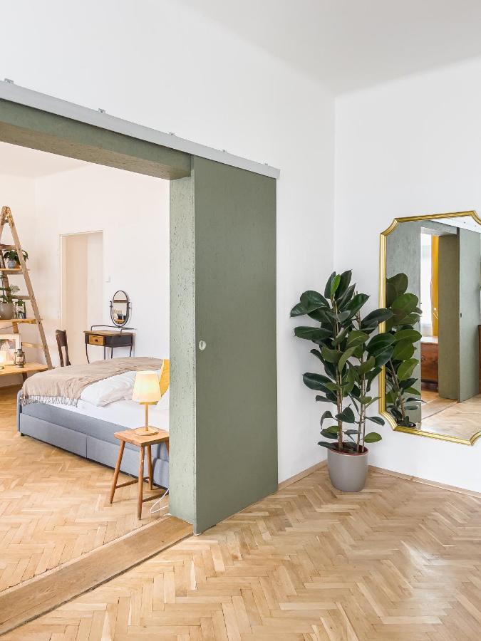 Turnkey I Vintage Terrace Apartment プラハ エクステリア 写真